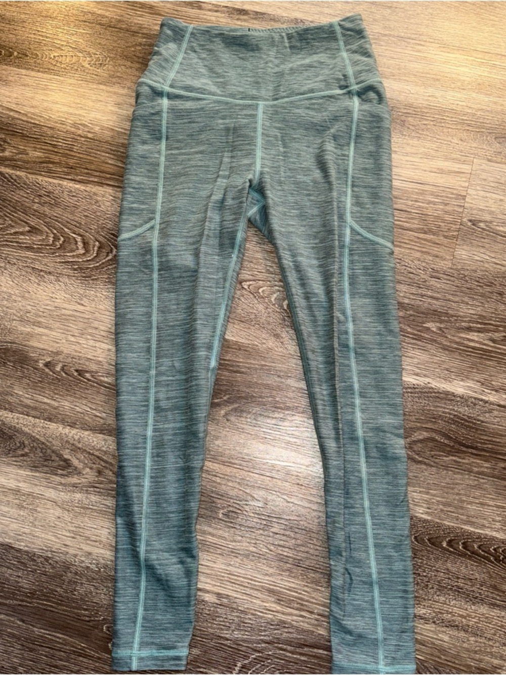 Victoria’s Secret On Point Flow 24” High Rise Heathered Green Legging Size 2